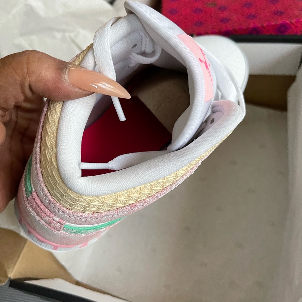 Nike mid air Jordan